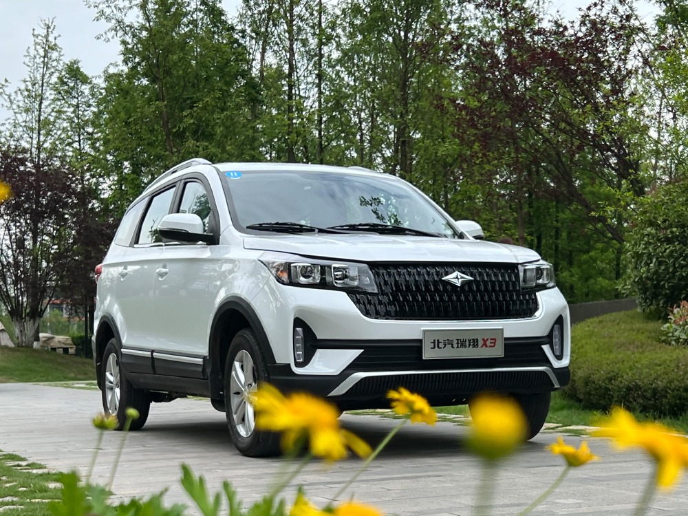 试驾北汽瑞翔x3动力输出不逊同级车内大空间更实用