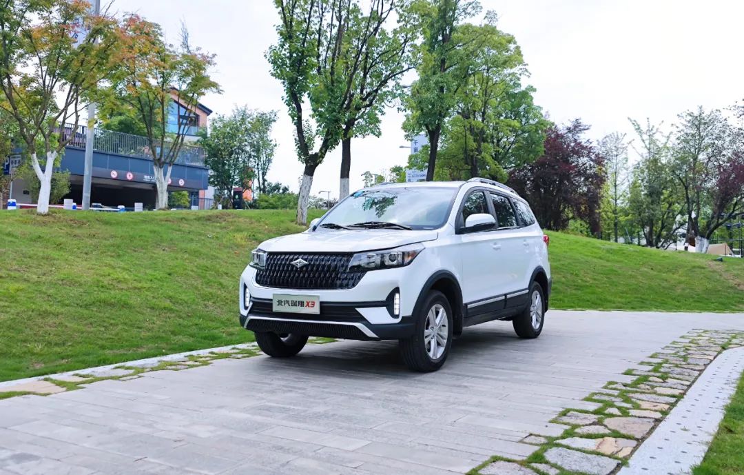 手动后驱随心所欲6万元级7座suv首选试驾北汽瑞翔x3