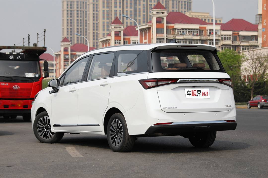 银标矩阵大七座mpv上汽通用五菱佳辰正式上市售688998万元