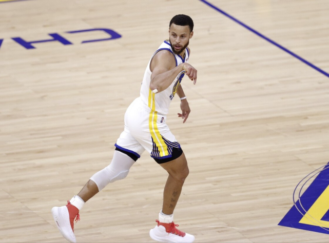 库里不能进历史前十!名嘴观点引发热议,他还支持库里拿FMVP休闲区蓝鸢梦想 - Www.slyday.coM 库里不能进历史前十!名嘴观点引发热议,他还支持库里拿FMVP休闲区蓝鸢梦想 - Www.slyday.coM