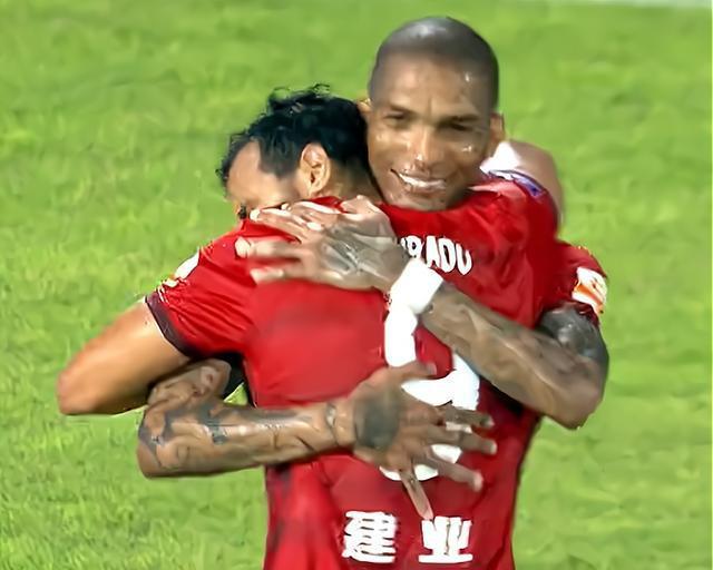 踢疯了,3休闲区蓝鸢梦想 - Www.slyday.coM 踢疯了,3休闲区蓝鸢梦想 - Www.slyday.coM