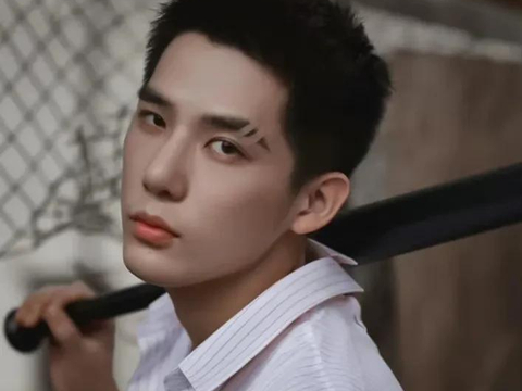 10位男明星的寸头:朱一龙李现比长发更好看,肖战王安宇最惊艳!