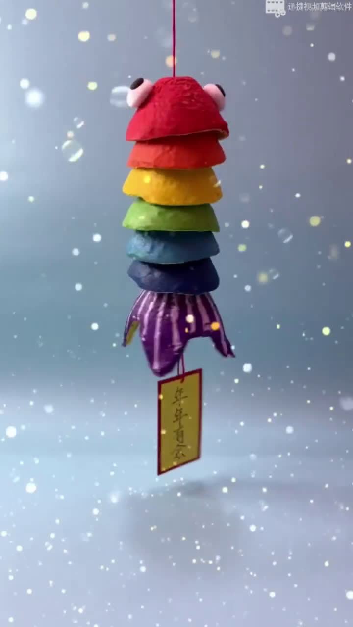 用鸡蛋盒子做一个风铃吧不难有手就会