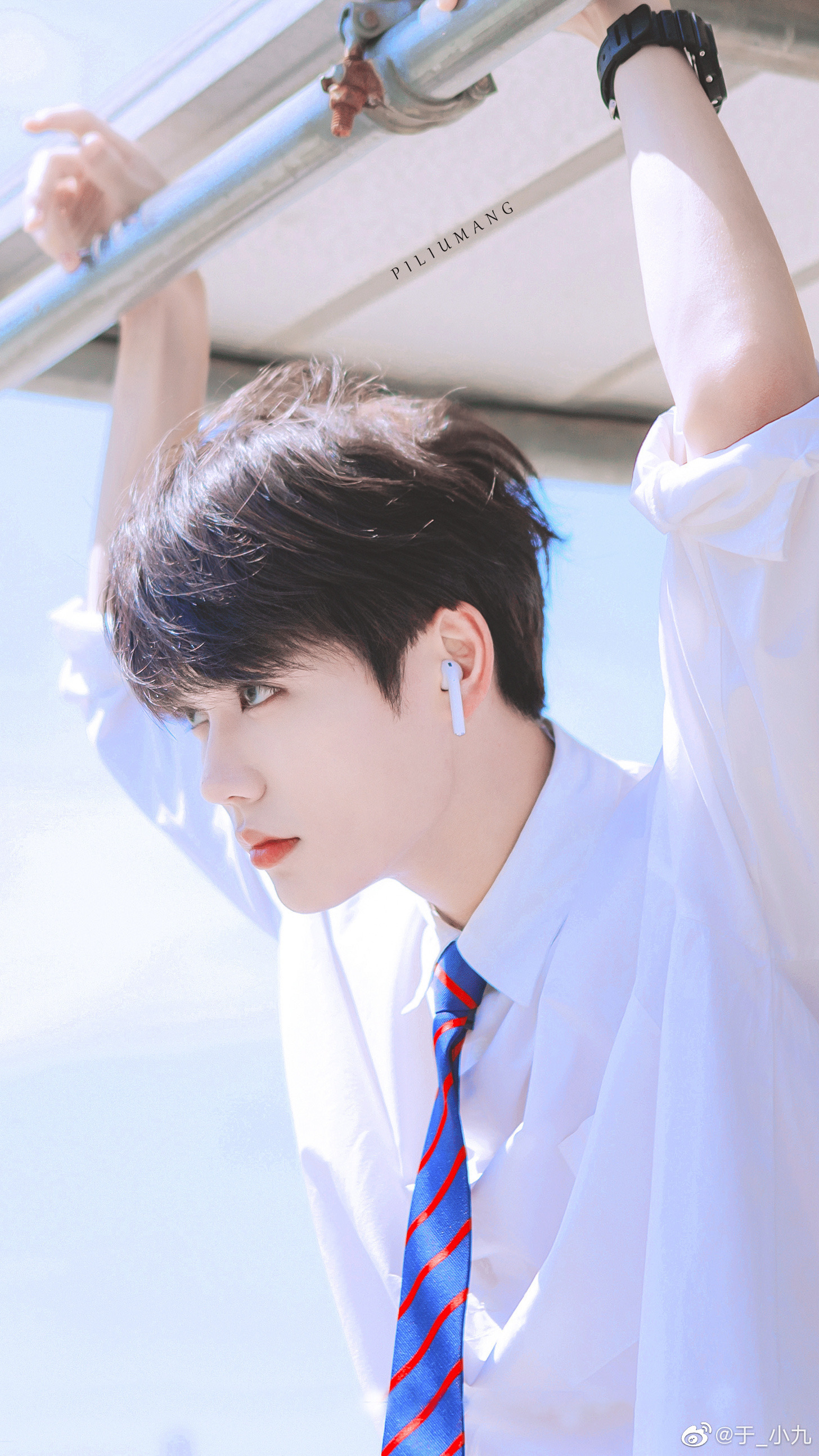 丨沈月小美女的校服写真让人飞速穿越回青春纪念册