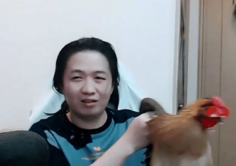 看小予神拿四杀,吕德华也心痒痒了:这不有手就行吗?休闲区蓝鸢梦想 - Www.slyday.coM 看小予神拿四杀,吕德华也心痒痒了:这不有手就行吗?休闲区蓝鸢梦想 - Www.slyday.coM