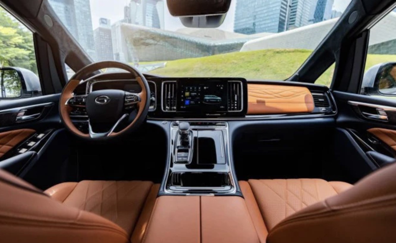 尽显豪华传祺m8棕山云海全新内饰主题发布