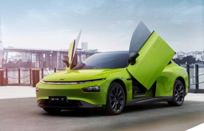 绿色赛场也内卷！三款中型运动纯电家轿谁能脱颖而出？