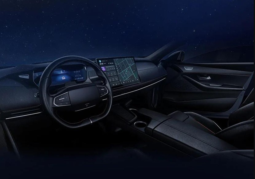 绿色赛场也内卷！三款中型运动纯电家轿谁能脱颖而出？