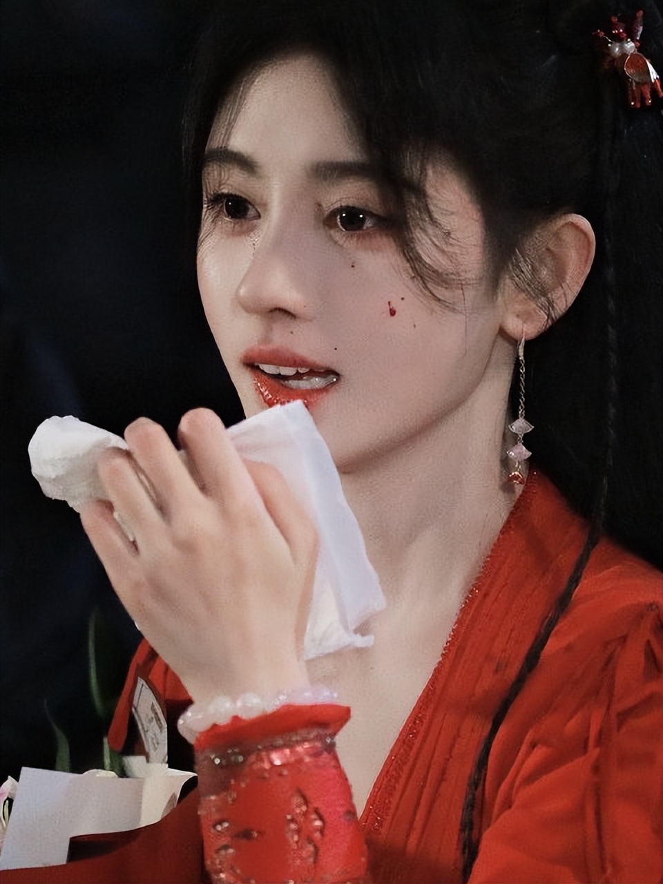 鞠婧祎将赶超"小龙女"?