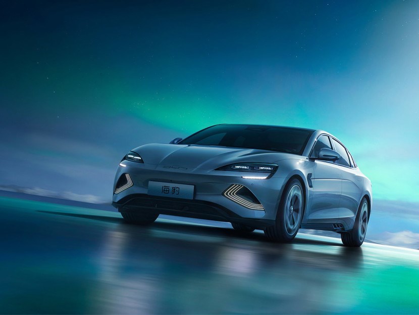 绿色赛场也内卷！三款中型运动纯电家轿谁能脱颖而出？