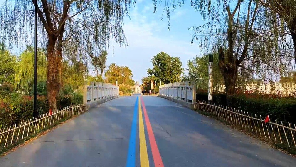 泰州溱湖绿洲度假村是一个以溱湖簖蟹为主题……__财经头条