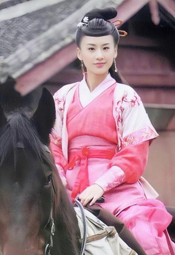 6版"温青青"颜值对比:黄圣依清丽,叶全真灵动,tvb版被丑拒