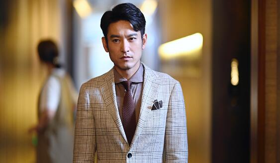 袁文康解读《妻子的选择》角色:死死捏着婚姻不放手,又无法拒绝外界