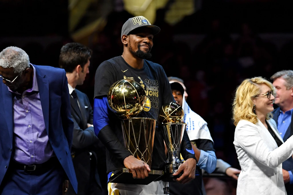 谁是总决赛最强球员?美媒评出前15!库里第12,KD第10,老詹第2休闲区蓝鸢梦想 - Www.slyday.coM 谁是总决赛最强球员?美媒评出前15!库里第12,KD第10,老詹第2休闲区蓝鸢梦想 - Www.slyday.coM