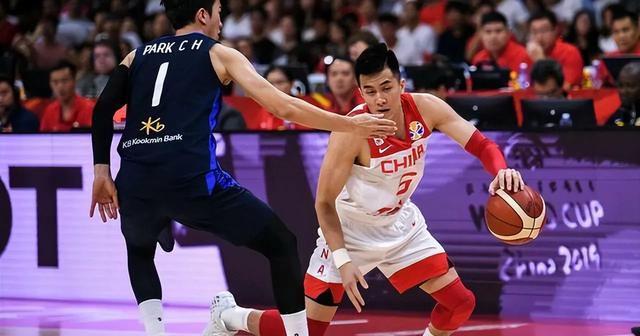 中国男篮祭出首发阵容，三后卫中一人不干后卫的活，杜锋啥杀招？休闲区蓝鸢梦想 - Www.slyday.coM