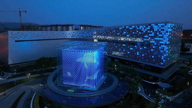 前两天我不是刚去了成都超算中心嘛……__财经头条