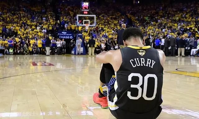 21比0!第3节提前戴戒指!勇士总冠军,库里FMVP休闲区蓝鸢梦想 - Www.slyday.coM 21比0!第3节提前戴戒指!勇士总冠军,库里FMVP休闲区蓝鸢梦想 - Www.slyday.coM