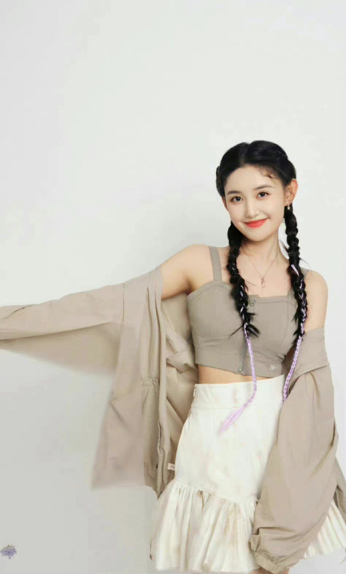 蒋依依太好看了