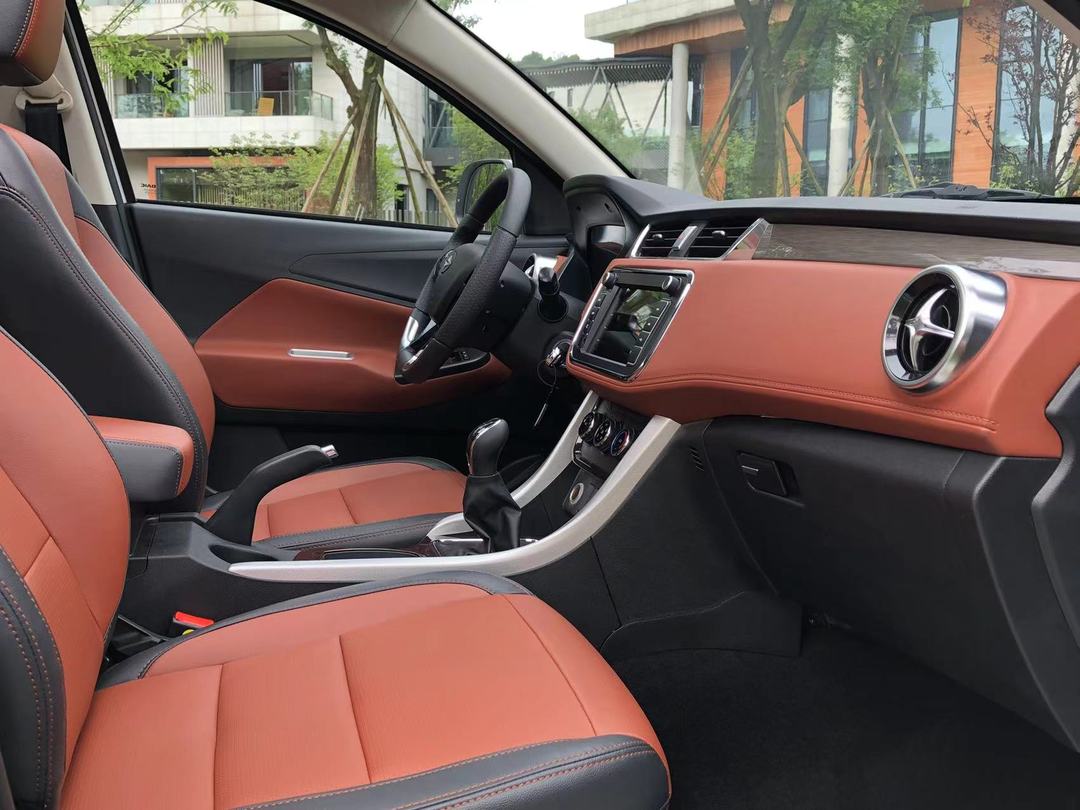 内饰方面,北汽瑞翔x3给人一种简洁而实用的印象.