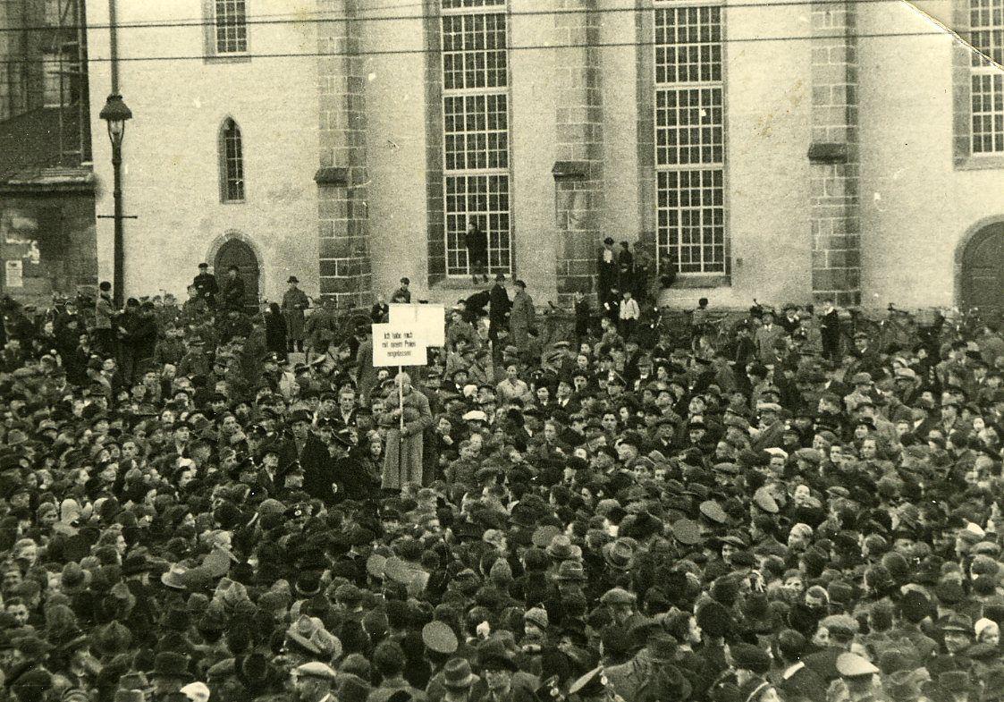 我玷污了种族 我与波兰人同住 二战时期的德国种族歧视休闲区蓝鸢梦想 - Www.slyday.coM 我玷污了种族 我与波兰人同住 二战时期的德国种族歧视休闲区蓝鸢梦想 - Www.slyday.coM