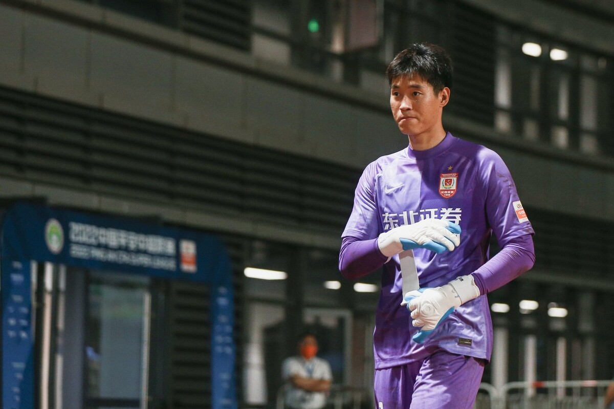 从"喝水哥"到"停球哥",证明中国足球还有很长的路要走|刘伟国|隋维杰