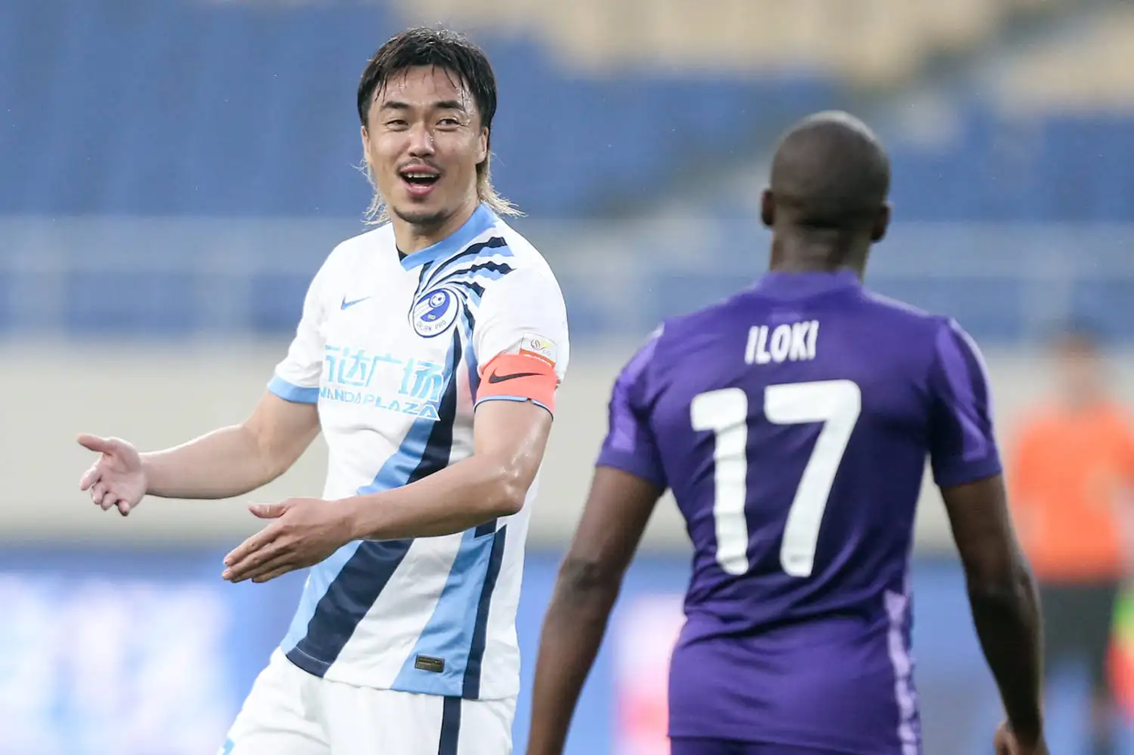 又一个赵旭日诞生28岁大连飞翼4场轰2脚世界波状态火爆