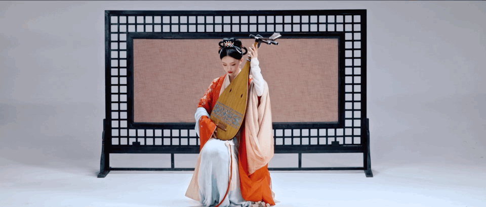 林允发博晒出一组宋引章的定妆照 犹抱琵琶半遮面的宋引章太美啦