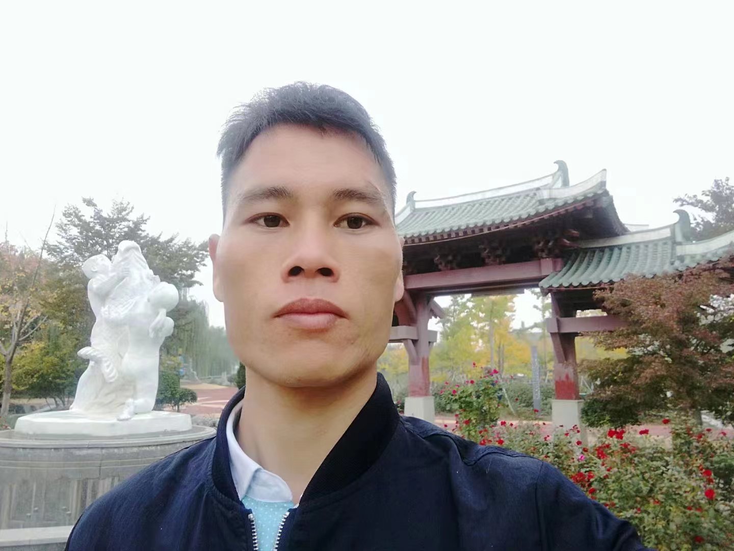 找到9位平民英雄！男子闹市刺伤女孩，逃窜一公里后被合力制伏休闲区蓝鸢梦想 - Www.slyday.coM