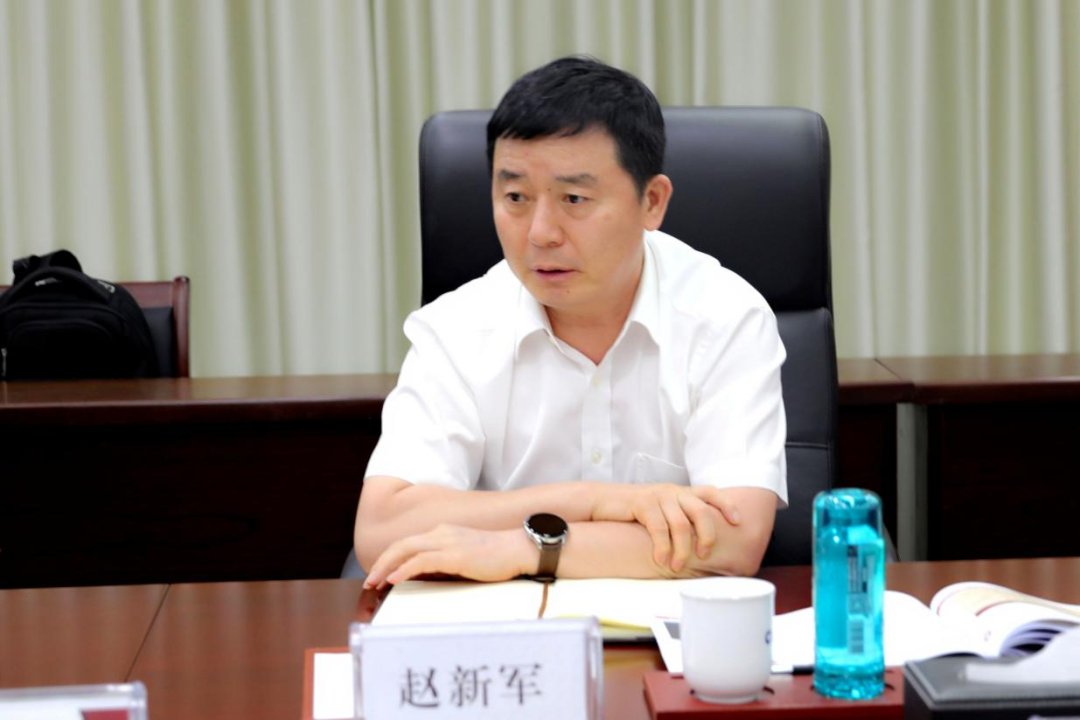 新天山水泥党委书记总裁肖家祥调研华东材料