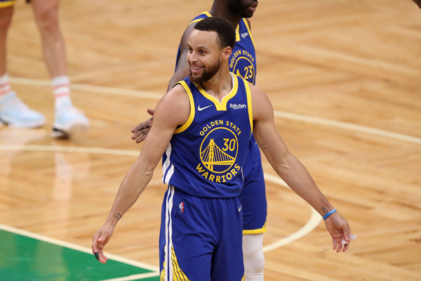 金州勇士夺得NBA总冠军！34岁库里终于圆梦总决赛MVP→休闲区蓝鸢梦想 - Www.slyday.coM