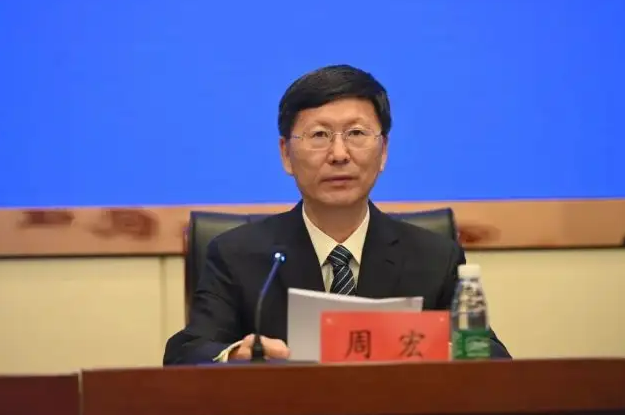 周宏曾担任县级市富锦市委书记,抚远市委书记,2020年任黑龙江省民政厅