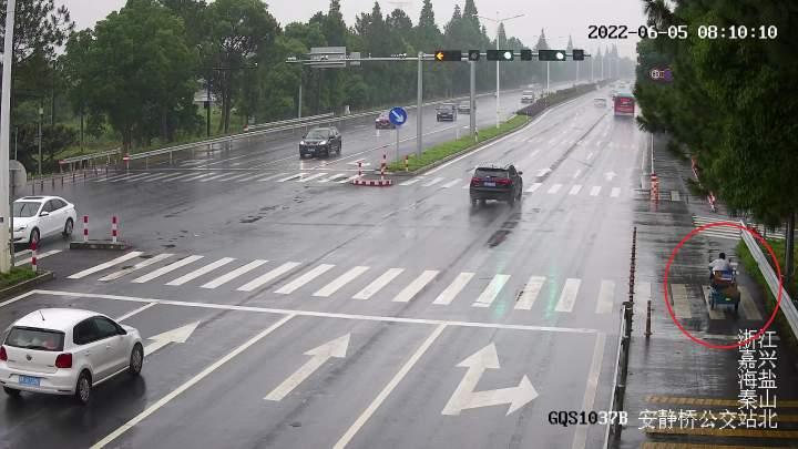 六旬阿婆省吃俭用买的车被偷了，海盐民警：当晚找回！休闲区蓝鸢梦想 - Www.slyday.coM