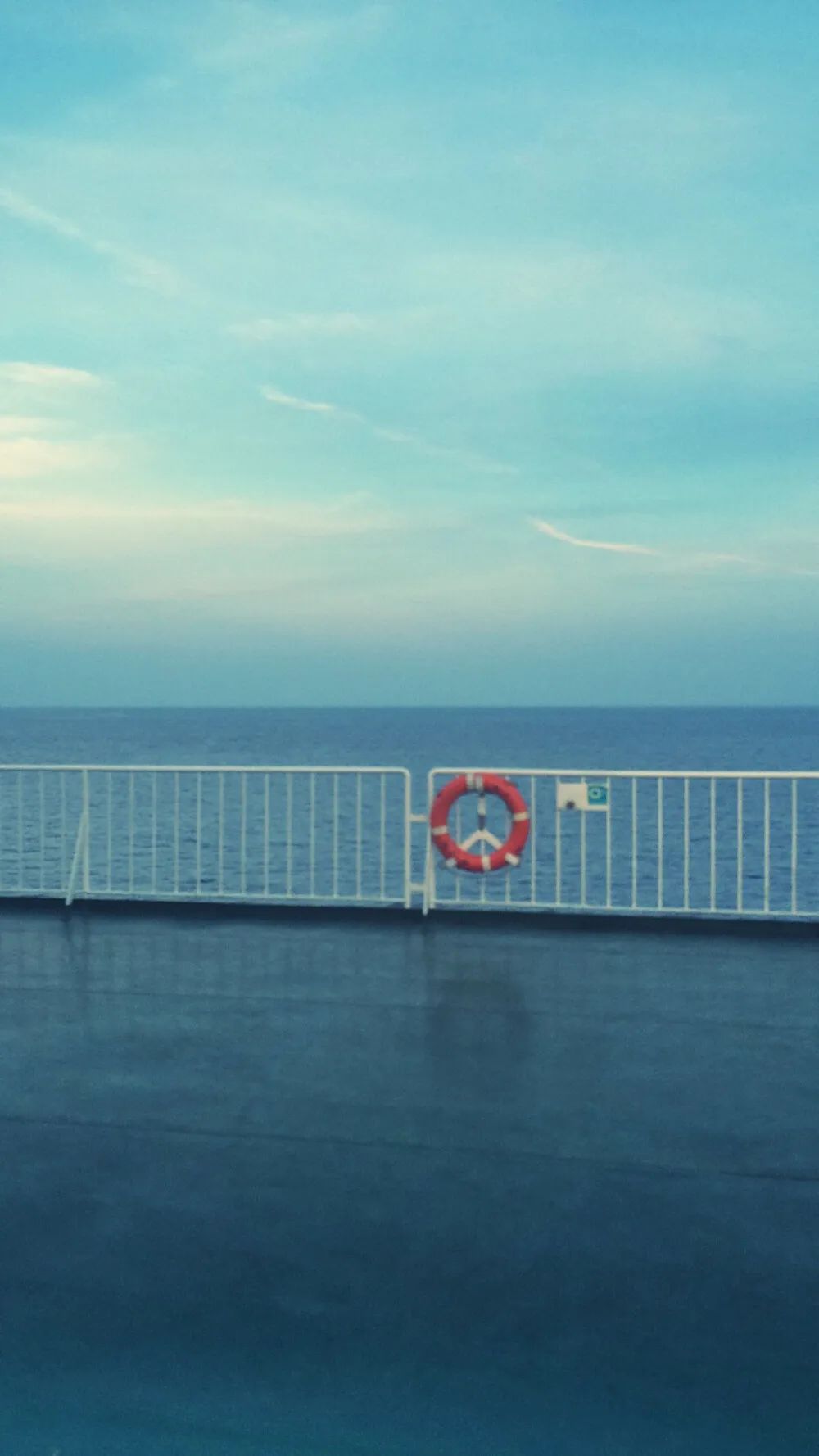 我亲人刚去世，老婆就在家里吃小龙虾，这样的女人还能要吗？休闲区蓝鸢梦想 - Www.slyday.coM