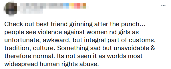 乌兹别克斯坦新娘在婚礼上玩游戏获胜，结果被新郎当众打了一巴掌休闲区蓝鸢梦想 - Www.slyday.coM