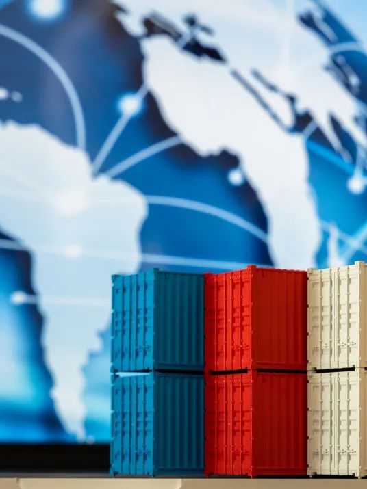 职场女性如何平衡事业与家庭？专访MBM学生、比亚迪高管朱倩芸休闲区蓝鸢梦想 - Www.slyday.coM