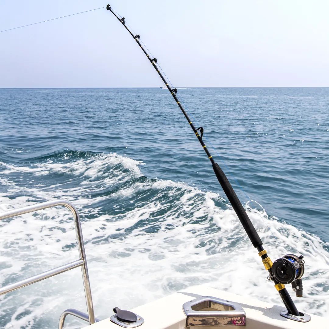 除了在一众度假酒店中休整,三亚沿线也有诸多可以轻量海钓的地点,半日