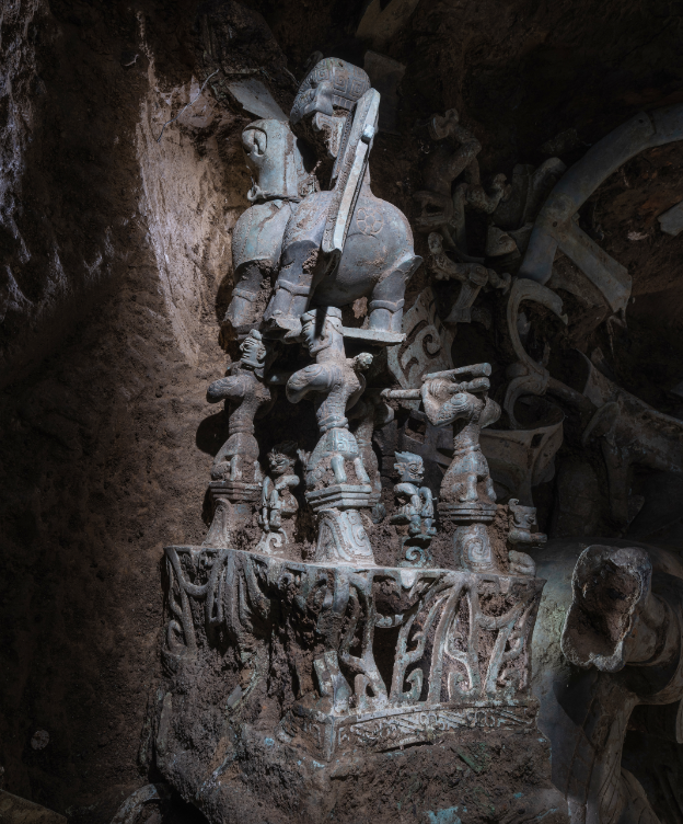 评论丨三星堆青铜小人“抬滑竿”，显现“大西南”独有历史文化底层休闲区蓝鸢梦想 - Www.slyday.coM