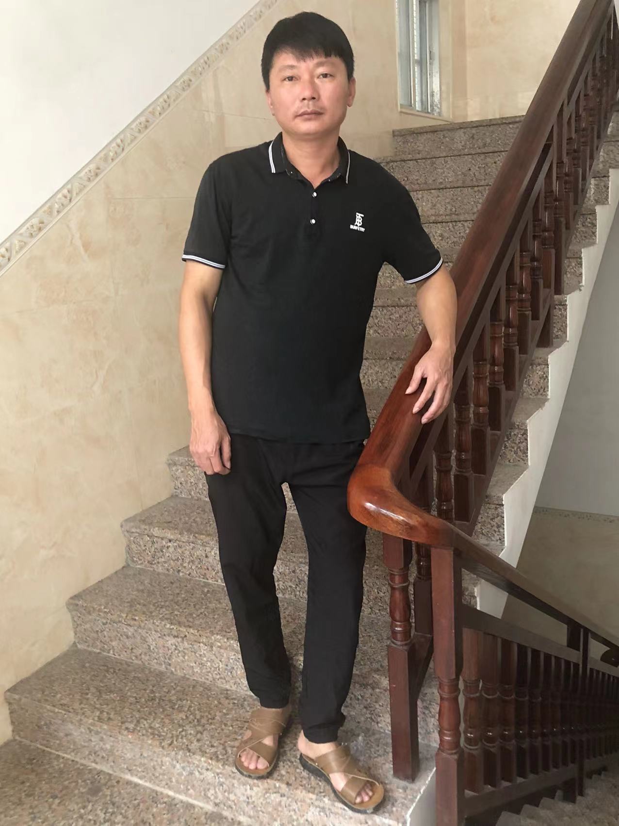 找到9位平民英雄！男子闹市刺伤女孩，逃窜一公里后被合力制伏休闲区蓝鸢梦想 - Www.slyday.coM