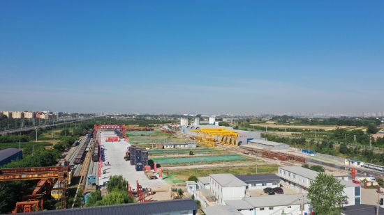 00,窑村物流基地集装箱专列首发开行仪式在中铁七局西安公司临潼制梁