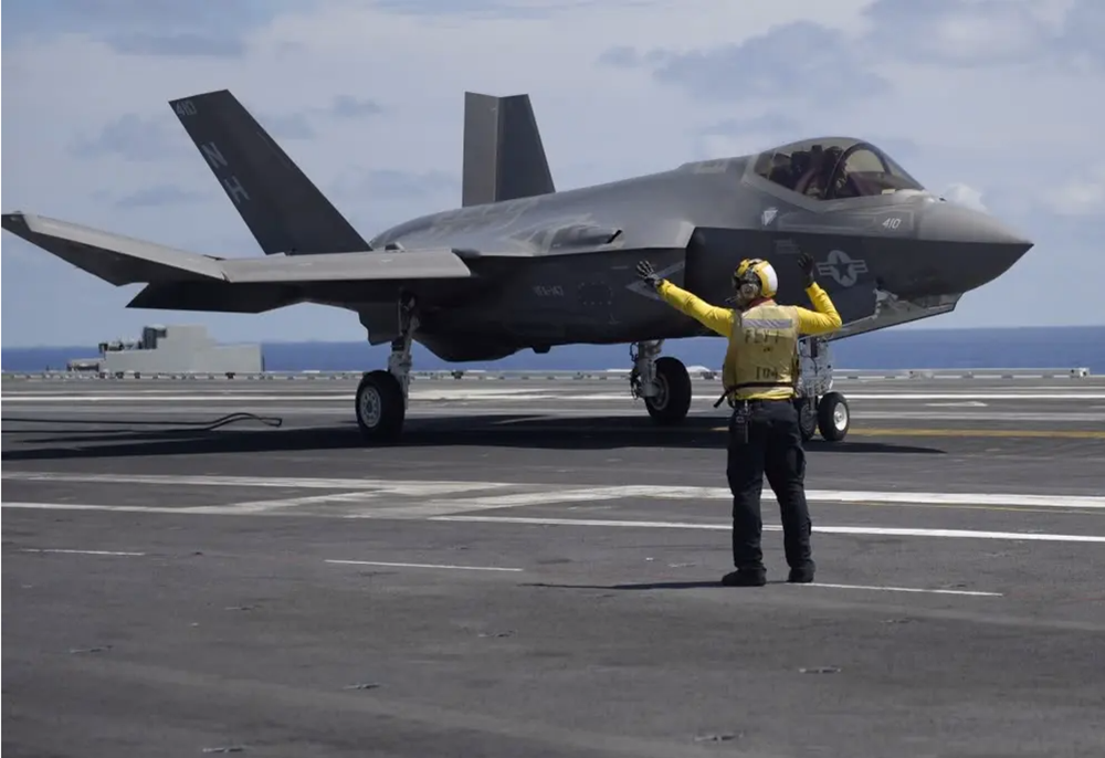 美国舟师F-35C照旧随航母运转讲求部署。
