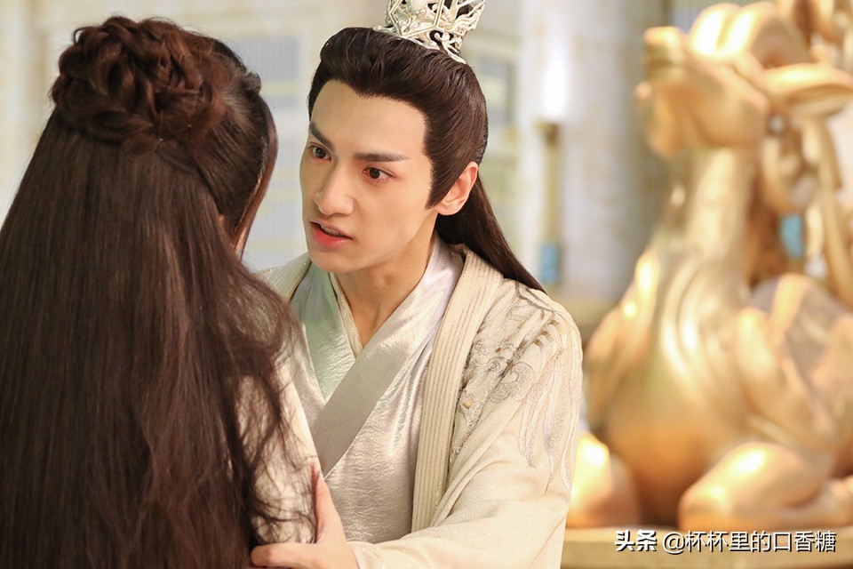 从剧角色黑化看演员演技:罗云熙眼神带感，李沁黑化反差超大!休闲区蓝鸢梦想 - Www.slyday.coM