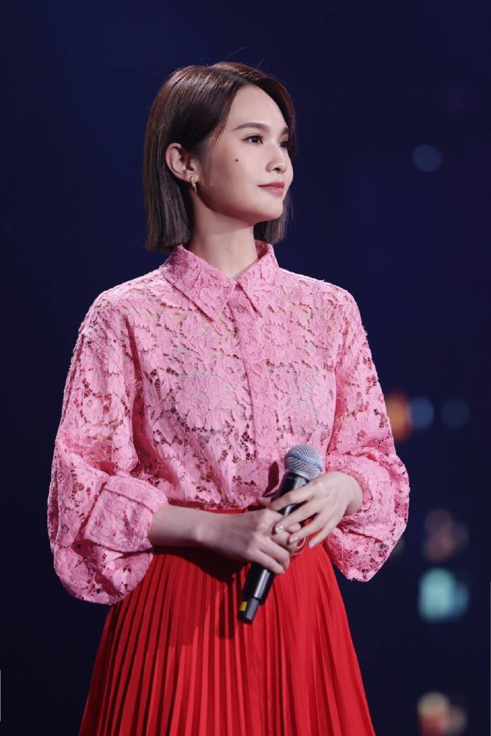 杨丞琳频繁亮相央视晚会 真成央妈宠儿休闲区蓝鸢梦想 - Www.slyday.coM