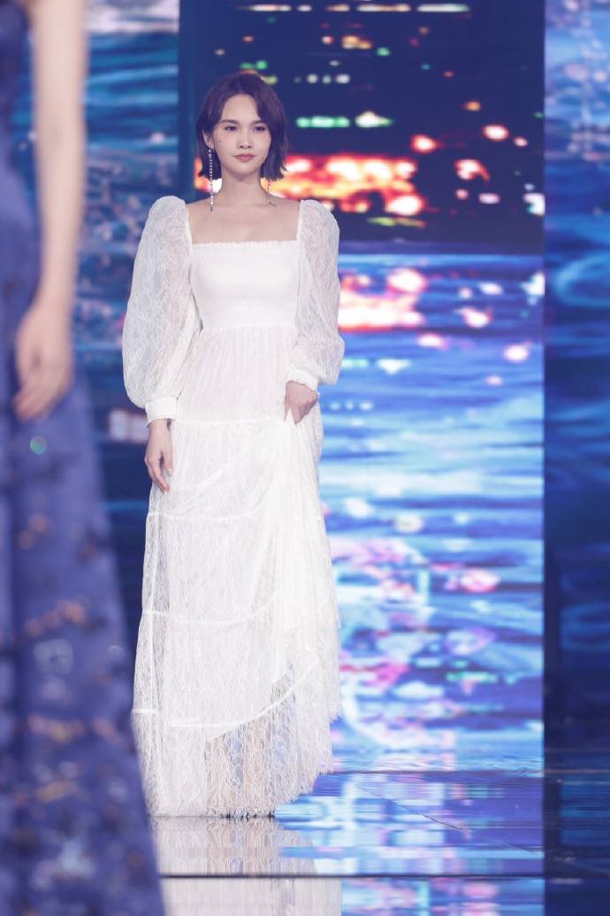 杨丞琳频繁亮相央视晚会 真成央妈宠儿休闲区蓝鸢梦想 - Www.slyday.coM