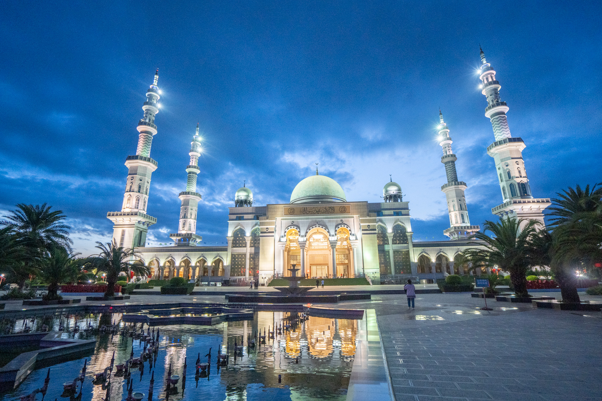 沙甸清真大寺,气势磅礴,仿佛来到了外国|大清真寺|沙甸|清真大寺_新浪