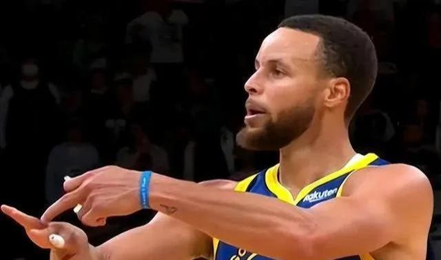 凯尔特人被勇士4:2击败,纵观整个系列赛,凯尔特人输在哪?休闲区蓝鸢梦想 - Www.slyday.coM 凯尔特人被勇士4:2击败,纵观整个系列赛,凯尔特人输在哪?休闲区蓝鸢梦想 - Www.slyday.coM