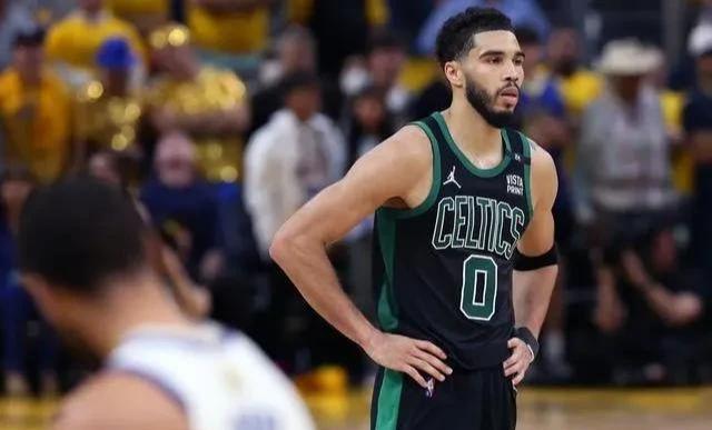 凯尔特人被勇士4:2击败,纵观整个系列赛,凯尔特人输在哪?休闲区蓝鸢梦想 - Www.slyday.coM 凯尔特人被勇士4:2击败,纵观整个系列赛,凯尔特人输在哪?休闲区蓝鸢梦想 - Www.slyday.coM