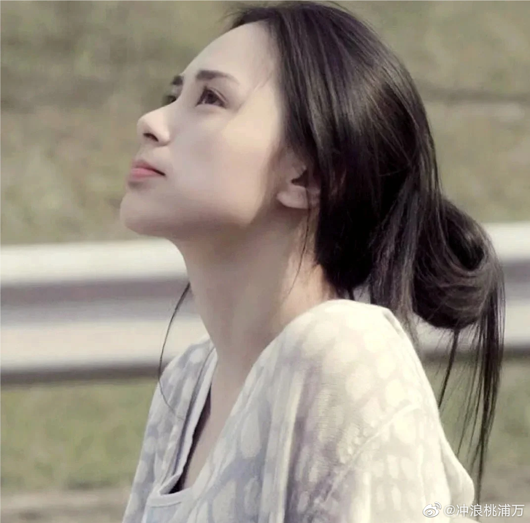 阿娇身上的这股清冷感真的好迷人 浓妆素颜都好美!