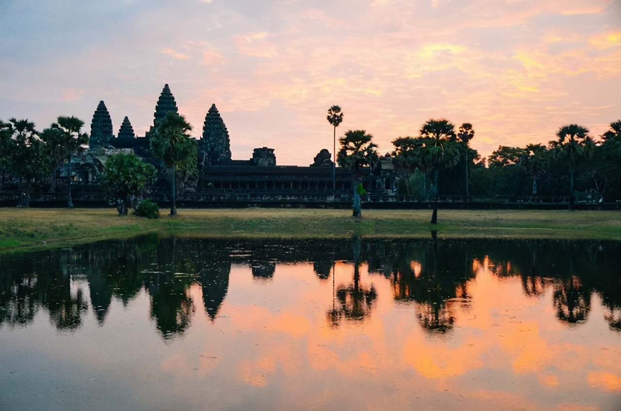 这个地方的日出一辈子一定要看一次，只能带你喜欢的人来看休闲区蓝鸢梦想 - Www.slyday.coM