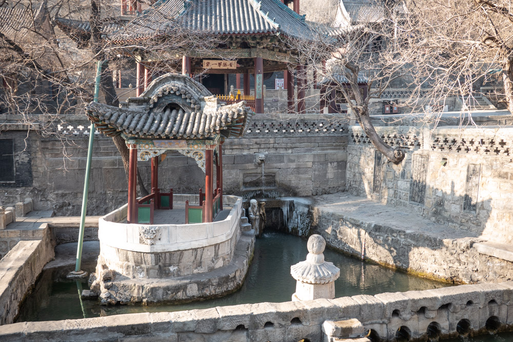 地址:太原市晋源区晋祠镇晋祠公园门票:80元开放时间:全天电话:(0351)