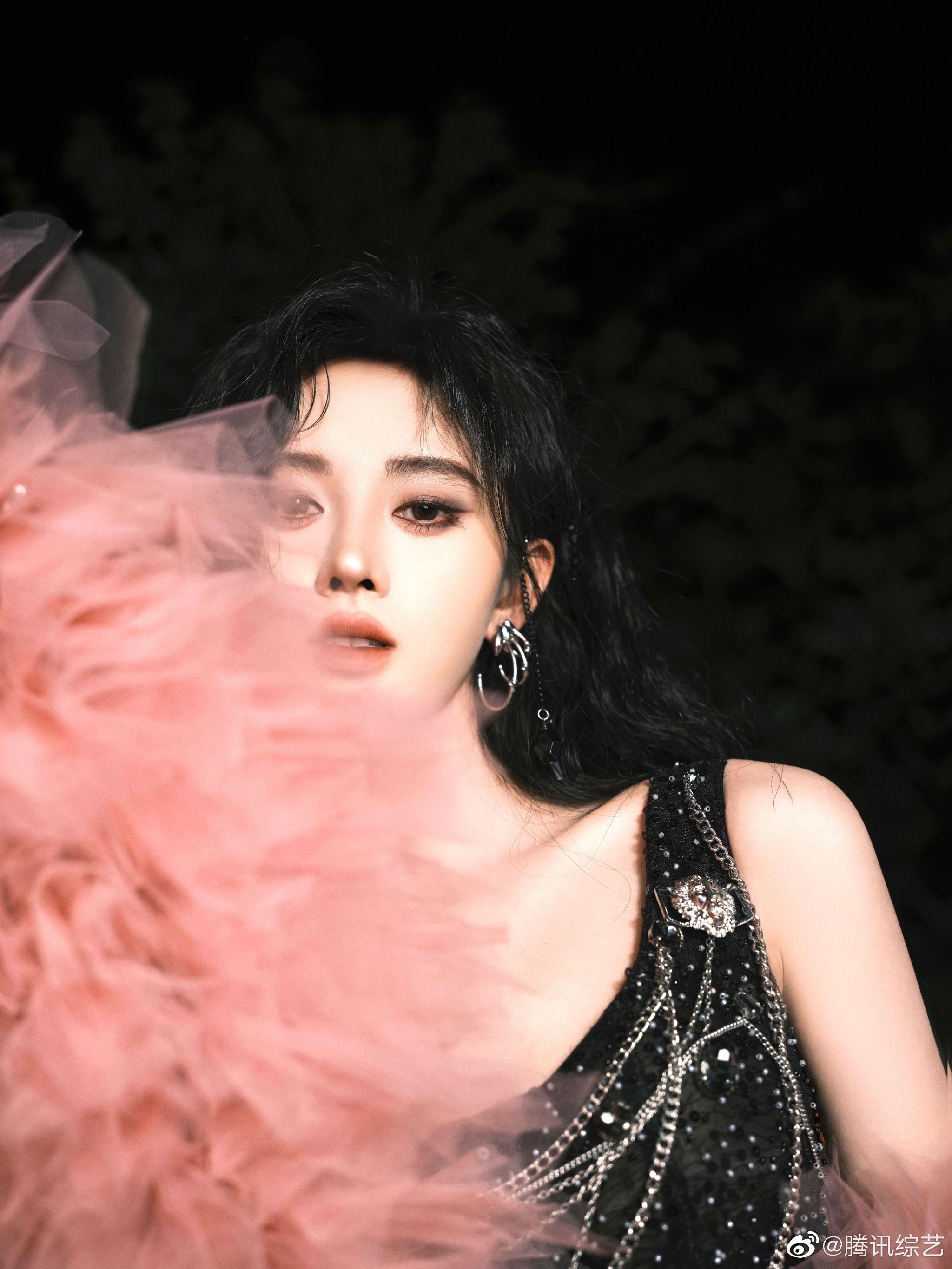 酷飒狂野,火辣辣的美女爱了爱了!